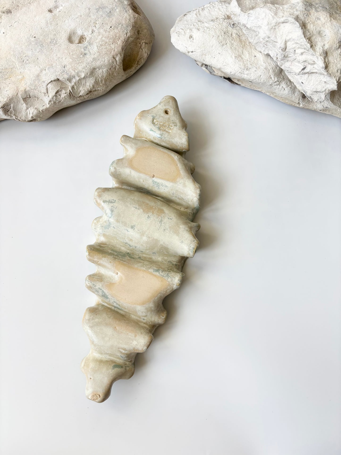 Vægophæng 002 - Alga